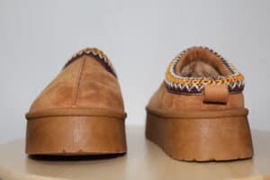 Zapatillas de Casa Camel con Plataforma – Comodidad y Estilo