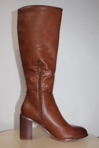 Botas Altas de Cuero Marrón – Elegancia y Comodidad