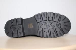 Suela resistente y antideslizante. Bota clásica estilo motera con cremallera interior, calzado muy ajustable