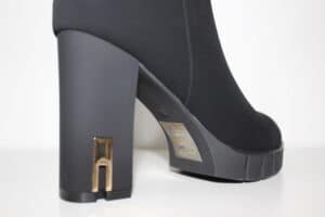 Botas Altas Negras con Tacón Grueso | Atrevimiento y Glamour