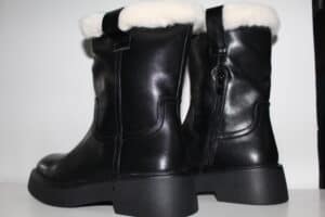 Bota de invierno con borreguito interior